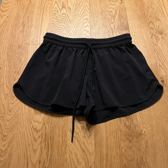 Aritzia Pants - aritzia short